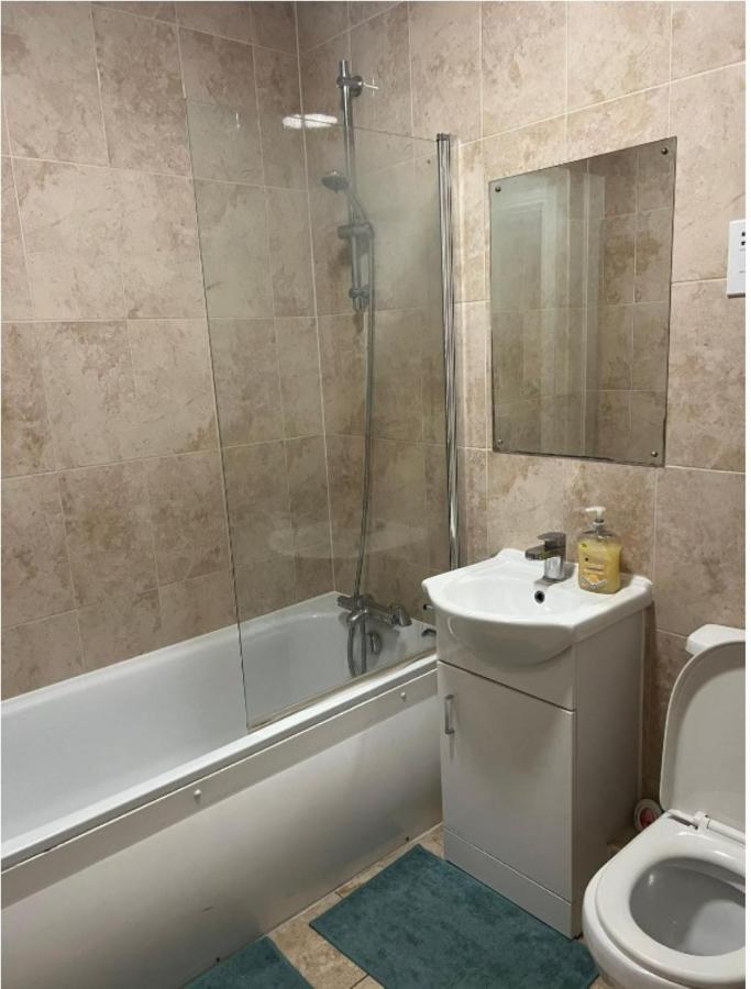 Modern And Stylish 1Bed Flat Apartment Barking  Bagian luar foto