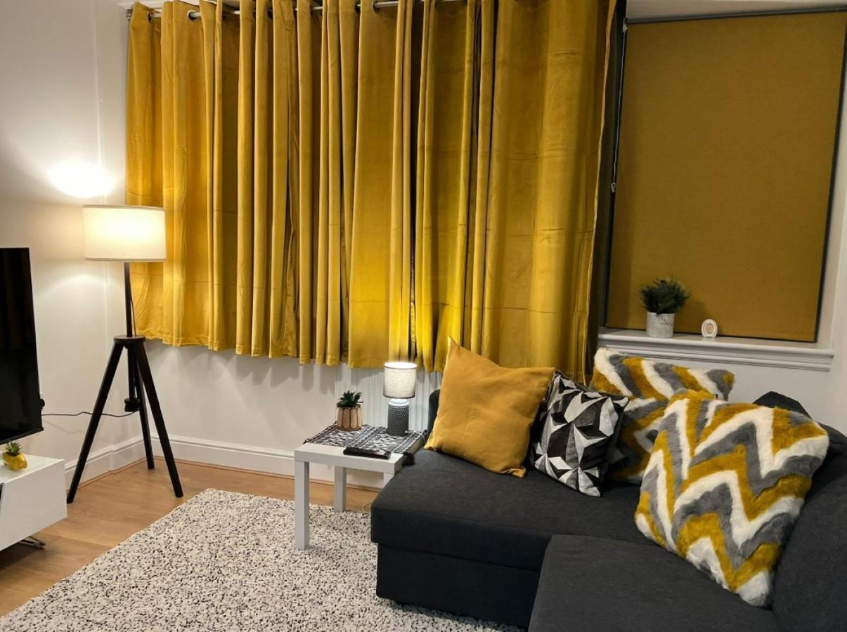 Modern And Stylish 1Bed Flat Apartment Barking  Bagian luar foto