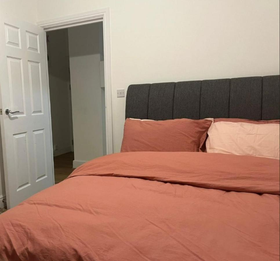 Modern And Stylish 1Bed Flat Apartment Barking  Bagian luar foto